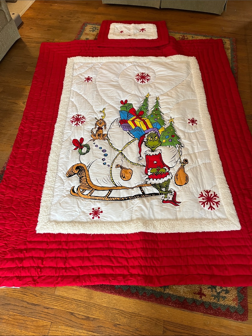 Dr. Seuss Grinch Red and White Holiday Twin Comforter/Sham Cotton EUC! 2 Sets!
